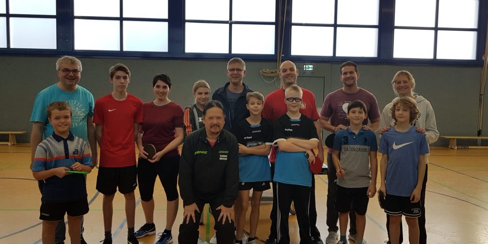 Erstes Eltern-Kind-Tischtennistunier